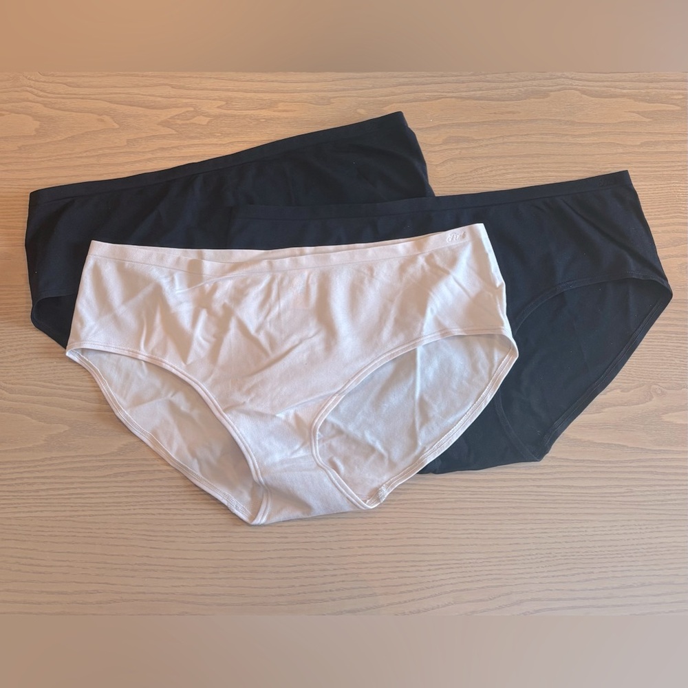 3 Pairs VS Pink Seamless Hipster Panties